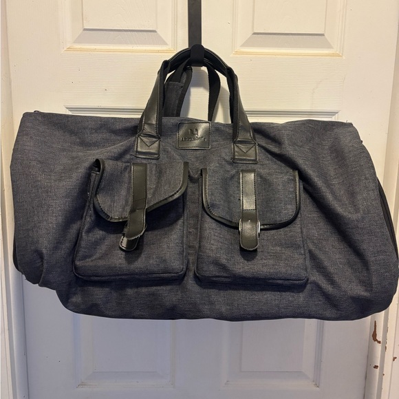 Stylish Black/Gray Men's Garment/ Duffel/ Carryon Bag Handles & Shoulder Strap